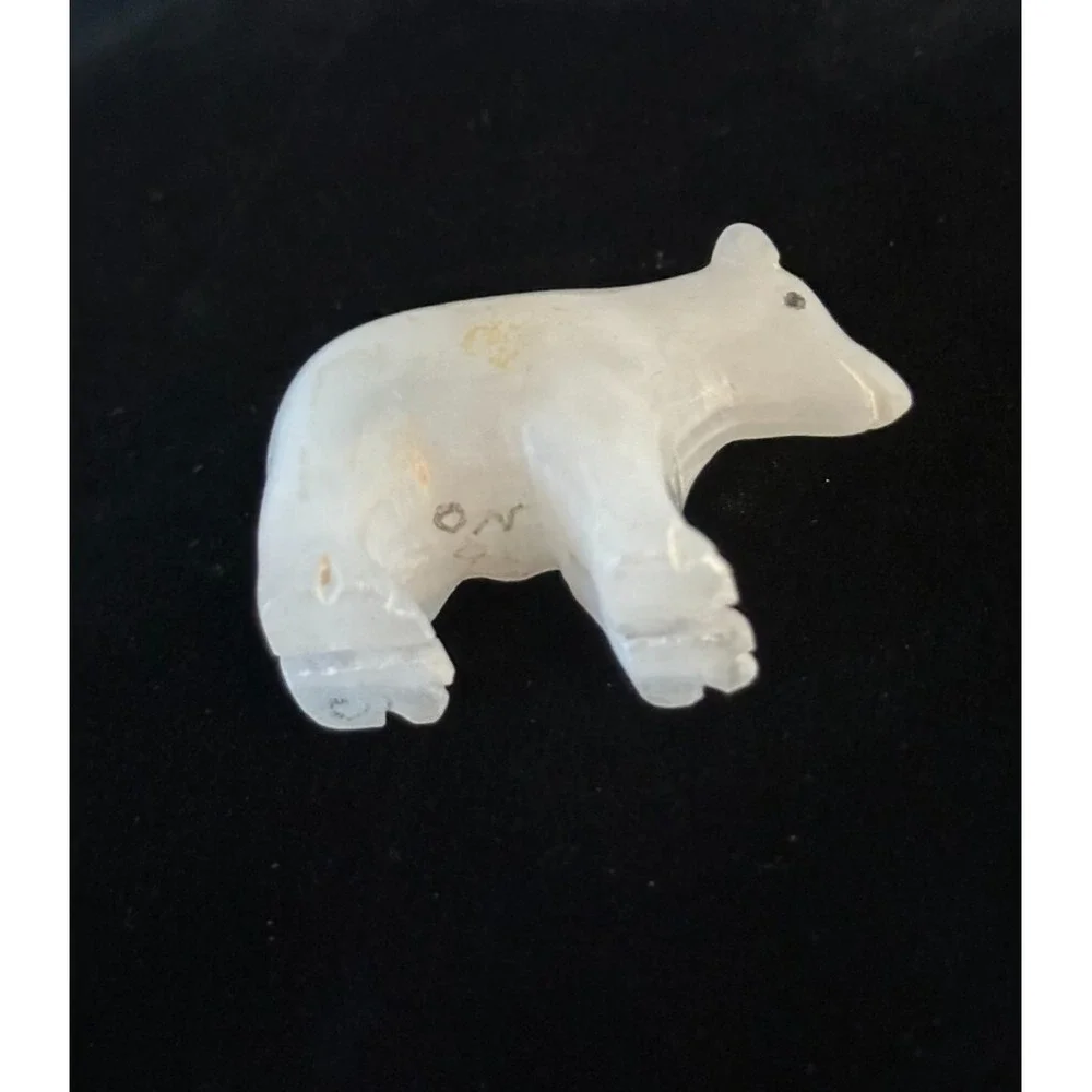 Vintage Native Zuni Tribal Carved Stone White Bear Signed Fetish Sculpture 1.75" - Picture 3 of 8